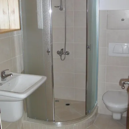 High In The Sky شقة