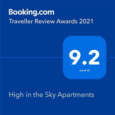 High In The Sky شقة